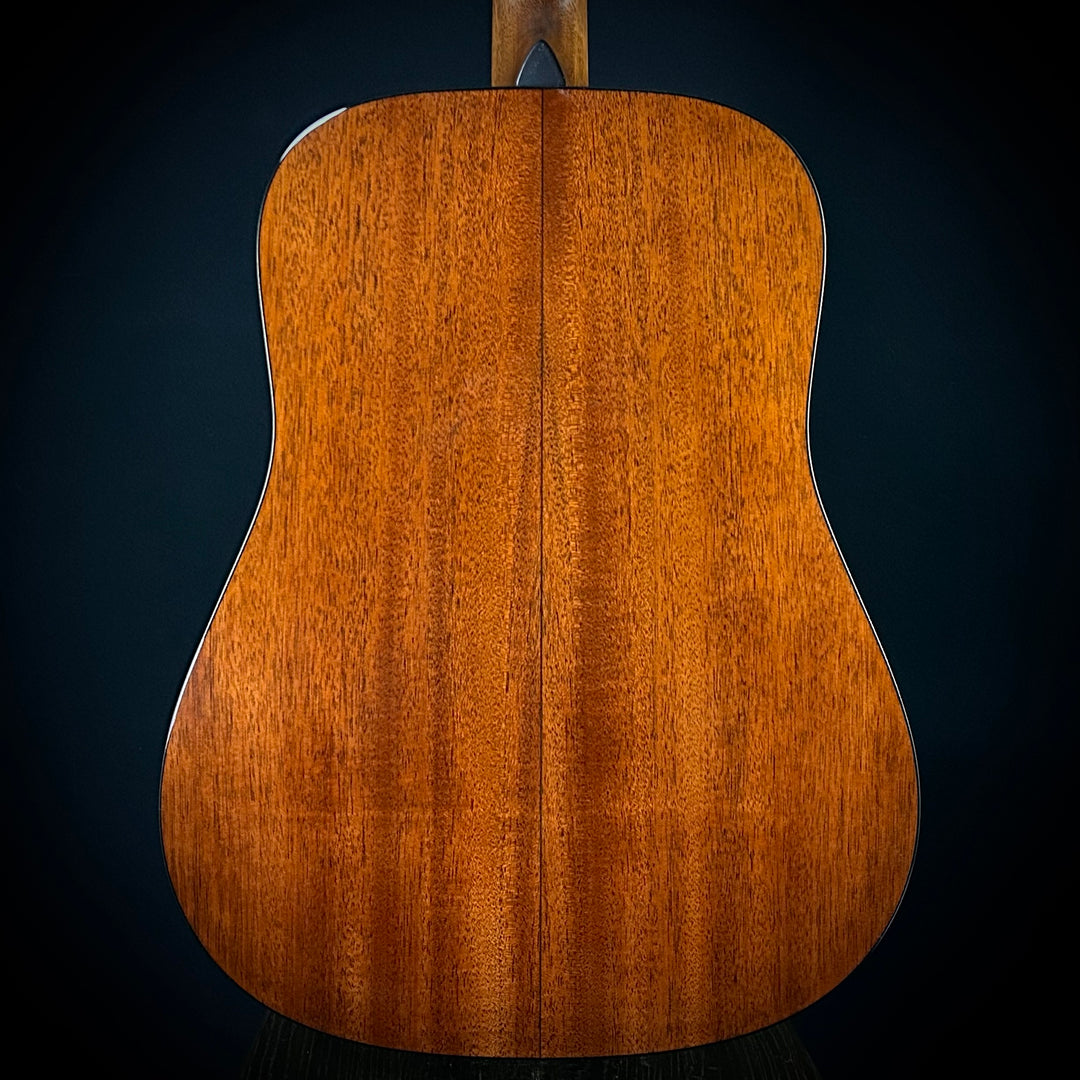 Martin D-18