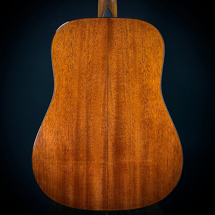 Martin D-18