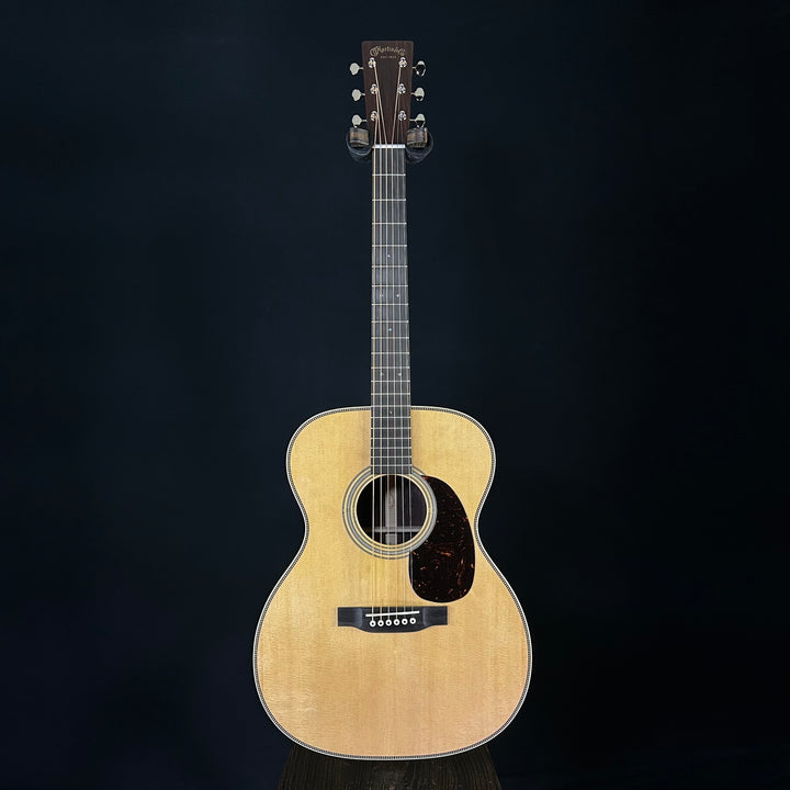 Martin 000-28