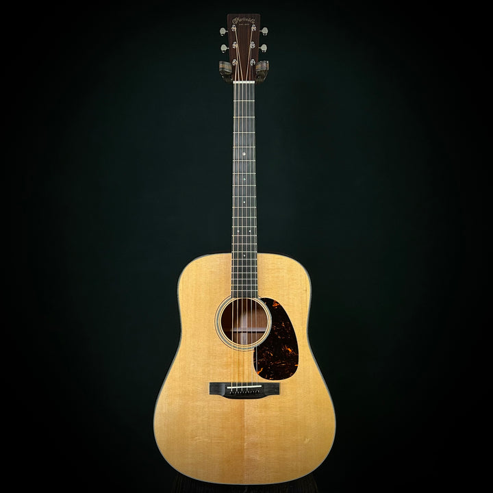 Martin D-18