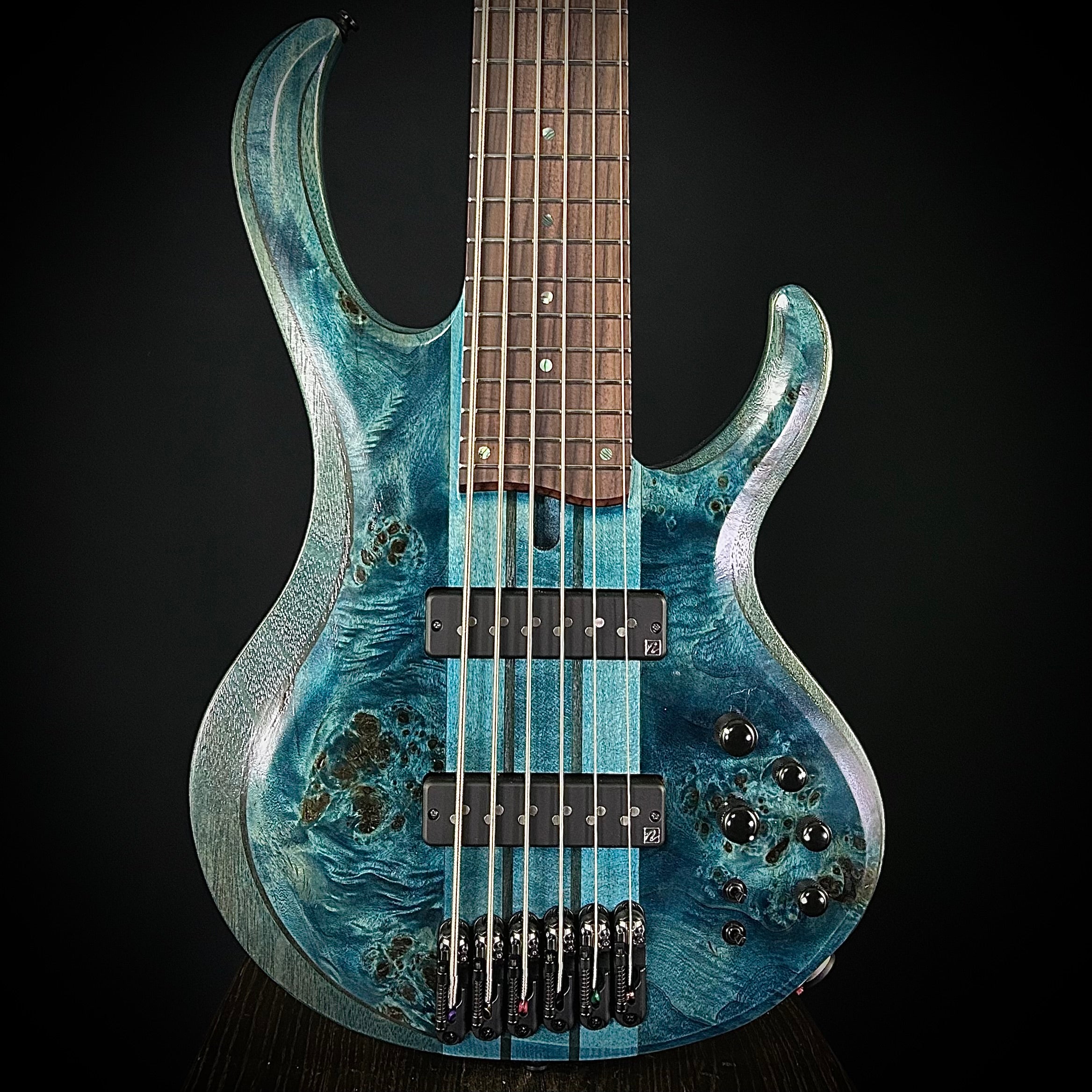 Ibanez 6弦ベースBTB846 Ibanez BTB846 BTB Standard Electric Bass Guitar, Cerulean