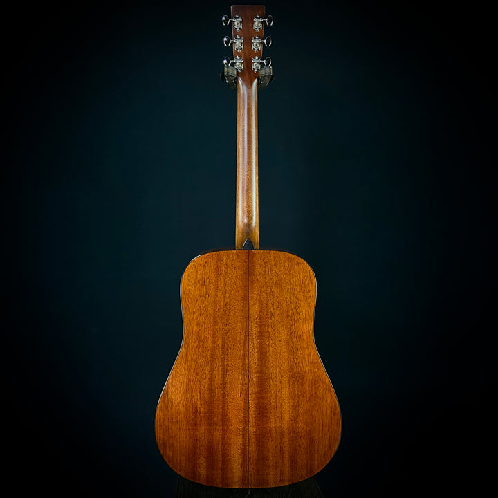 Martin D-18