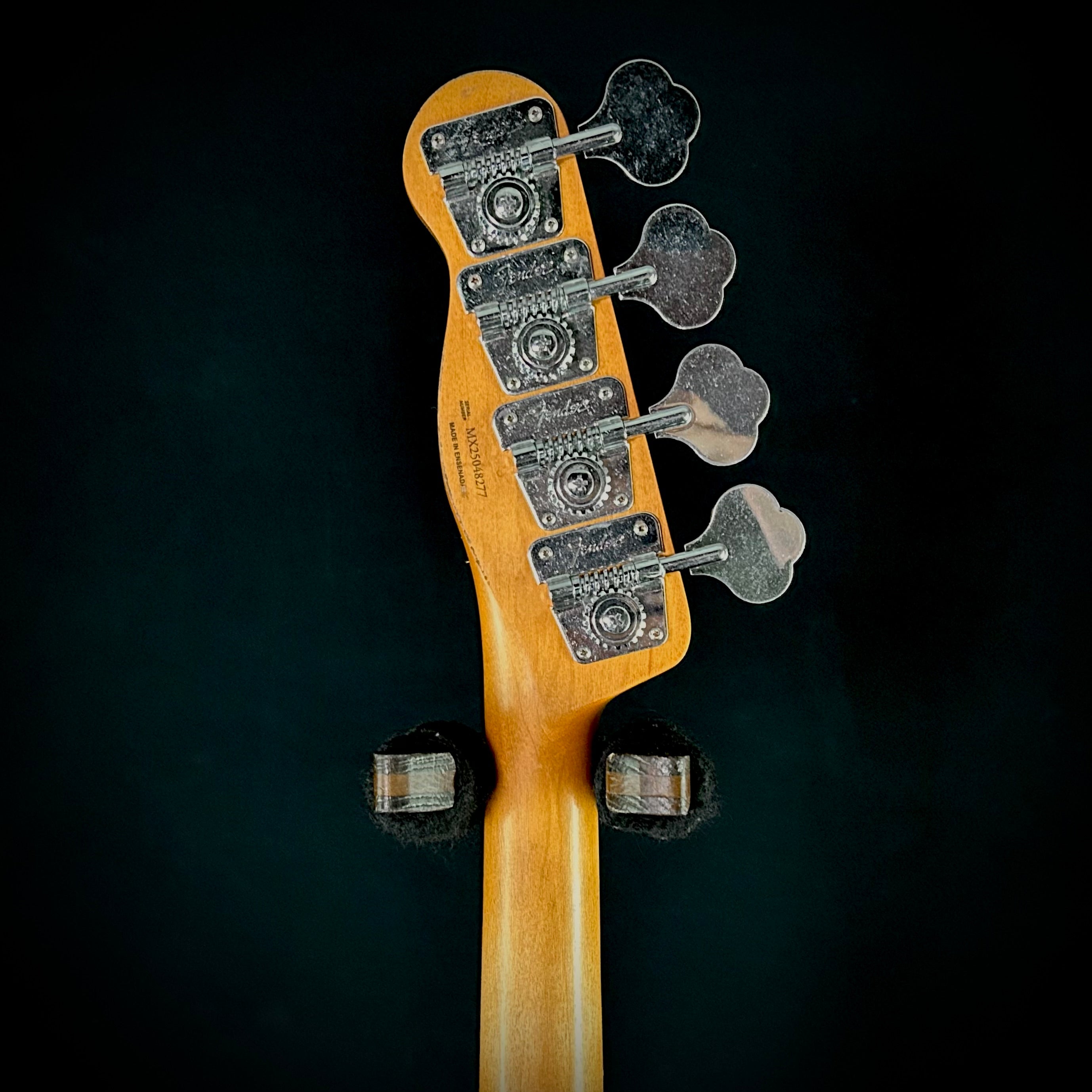 Fender Mike Dirnt Road Worn Precision Bass – Music Villa MT