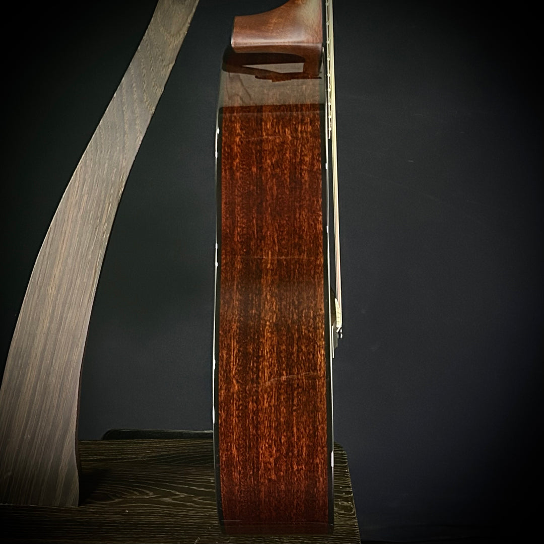 Taylor MV Custom 9-String - Grand Auditorium