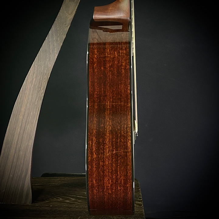 Taylor MV Custom 9-String - Grand Auditorium
