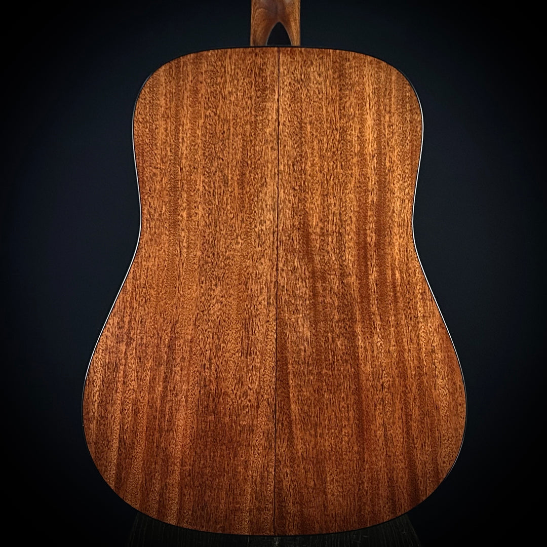 Martin D-18