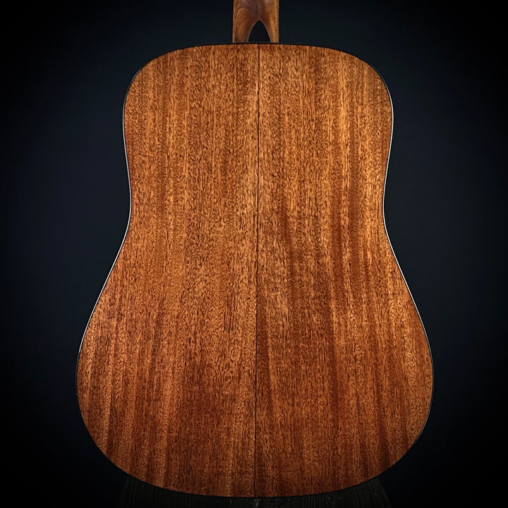 Martin D-18