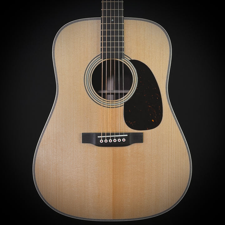 Martin D-28 Modern Deluxe