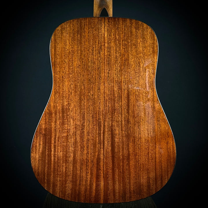 Martin D-18