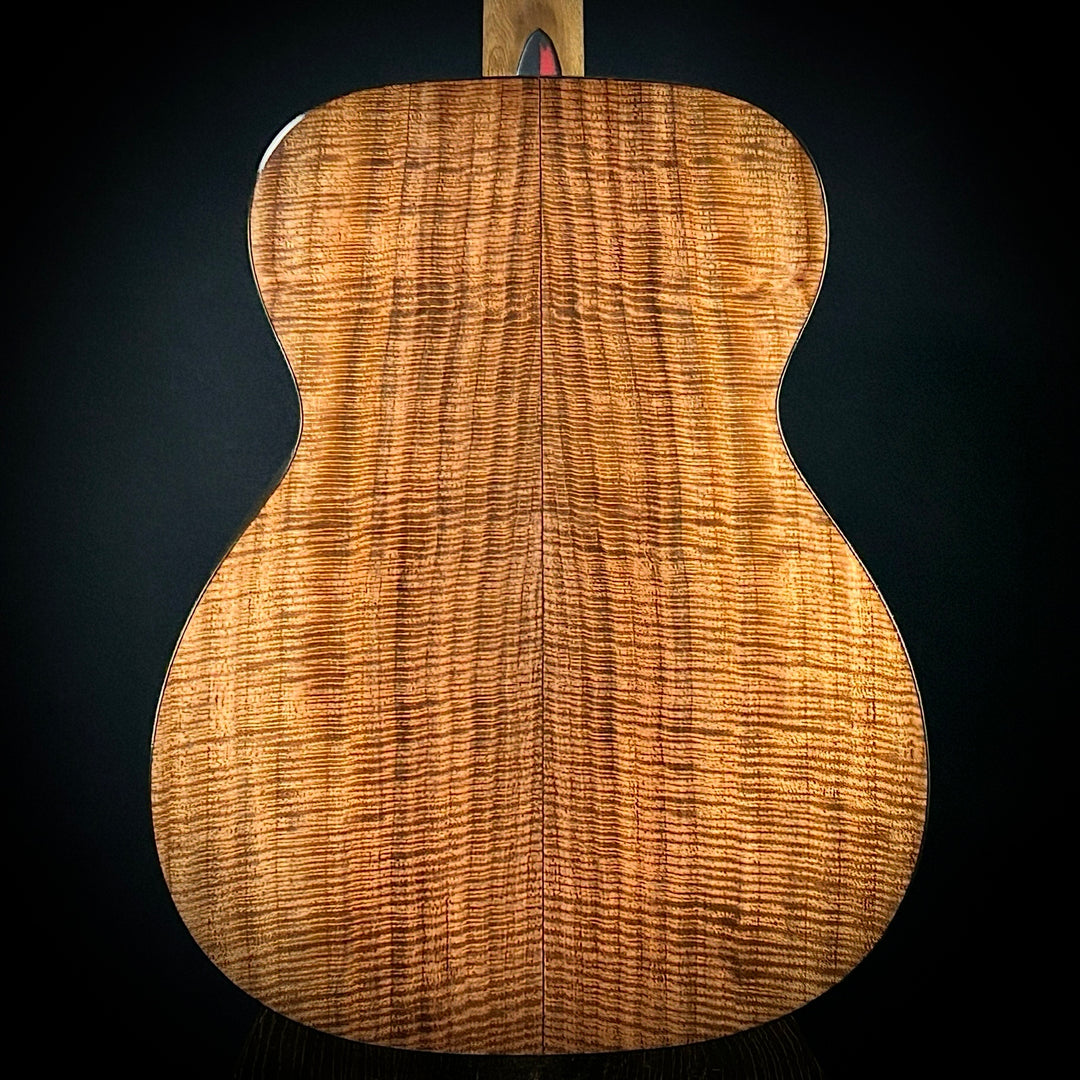 Martin Music Villa CS 18 Style, Jumbo - Bastogne Walnut