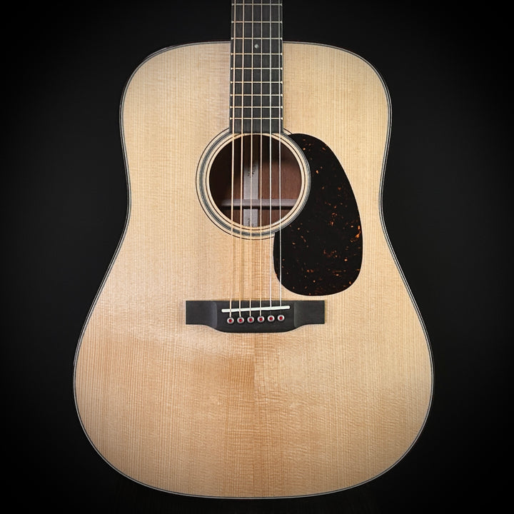 Martin D-18 - Modern Deluxe