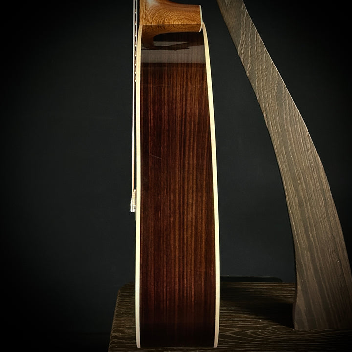 Martin D-28 Modern Deluxe