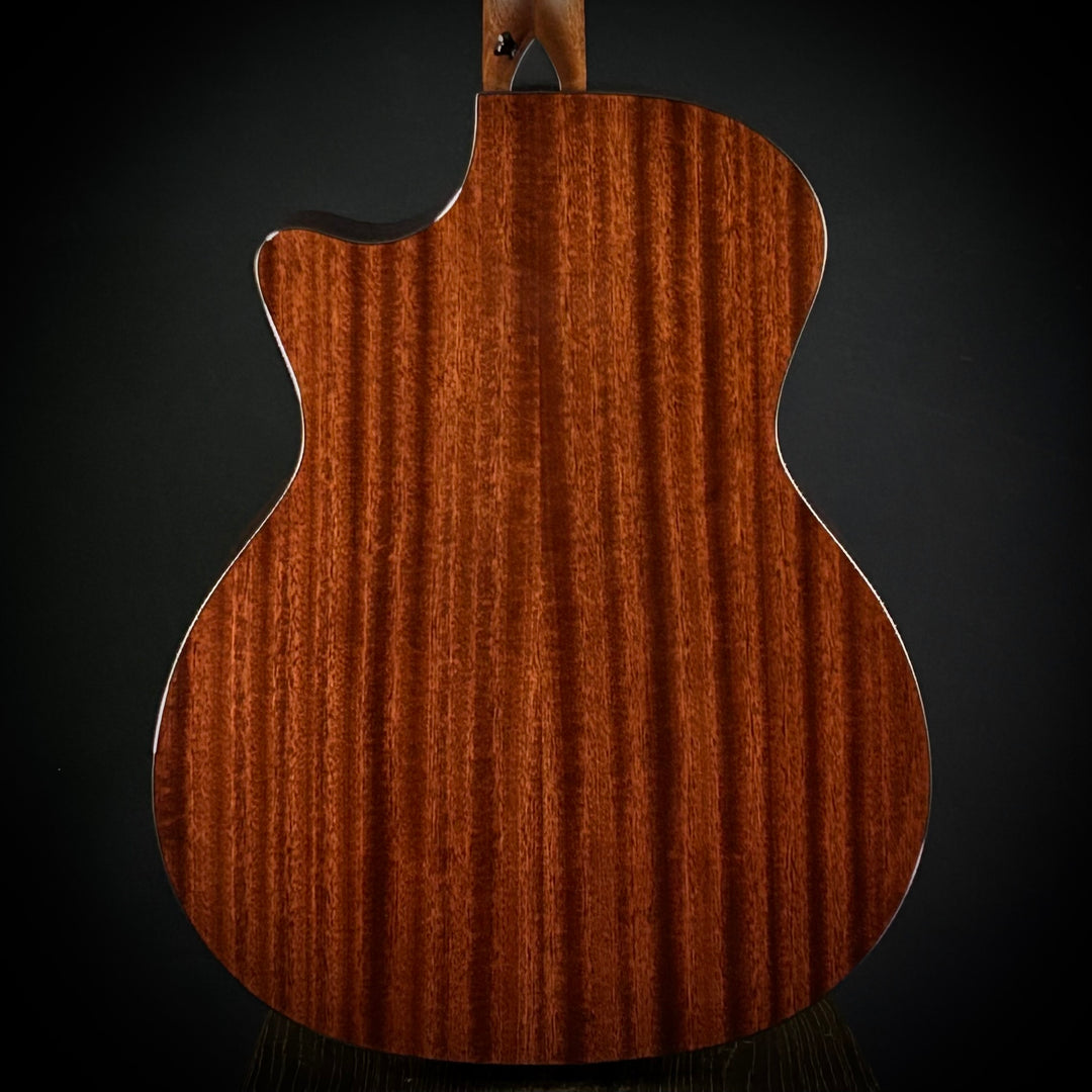 Taylor MV Custom Baritone-6 - Grand Auditorium