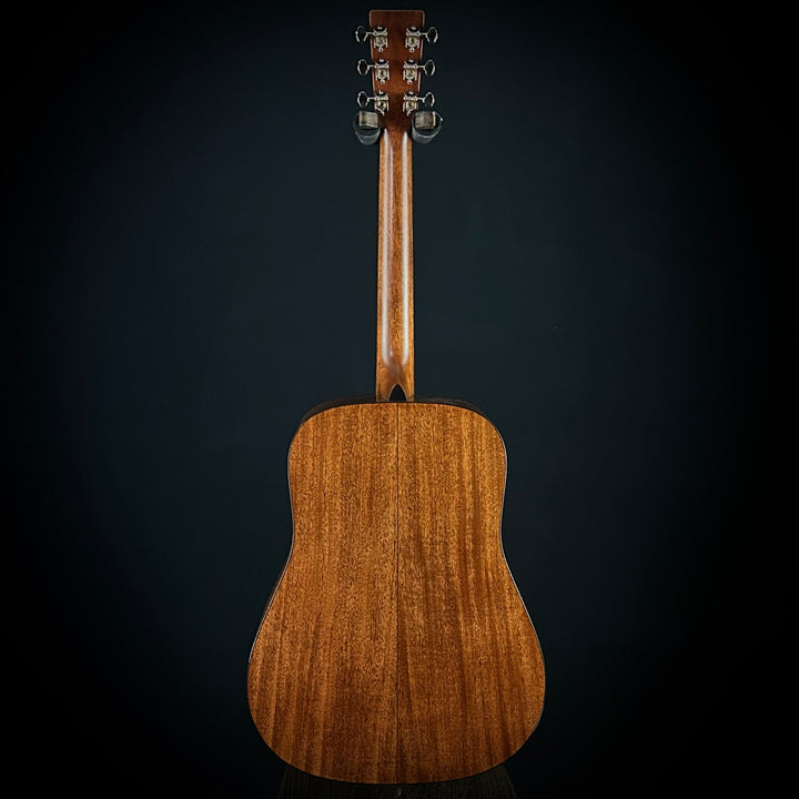 Martin D-18