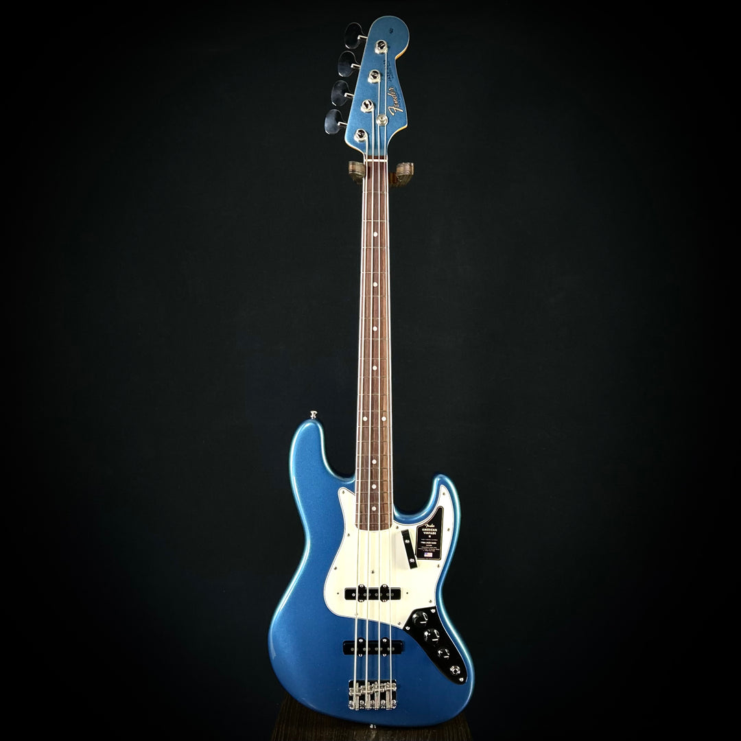 American Vintage II 1966 Jazz Bass Lake Placid Blue