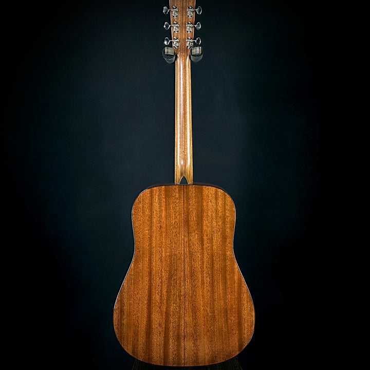 Martin D-18