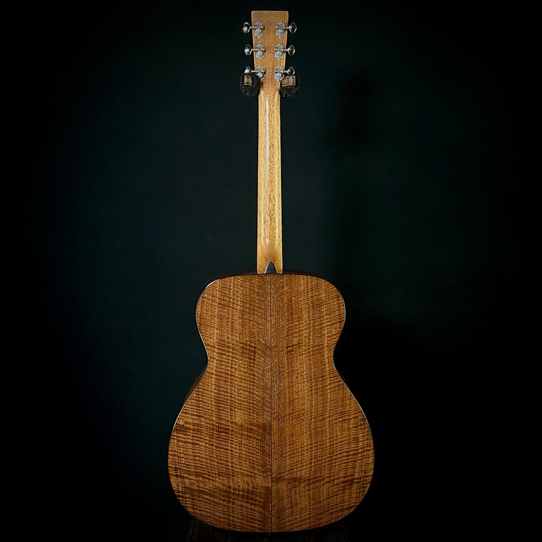 Martin Music Villa CS 18 Style, Jumbo - Bastogne Walnut