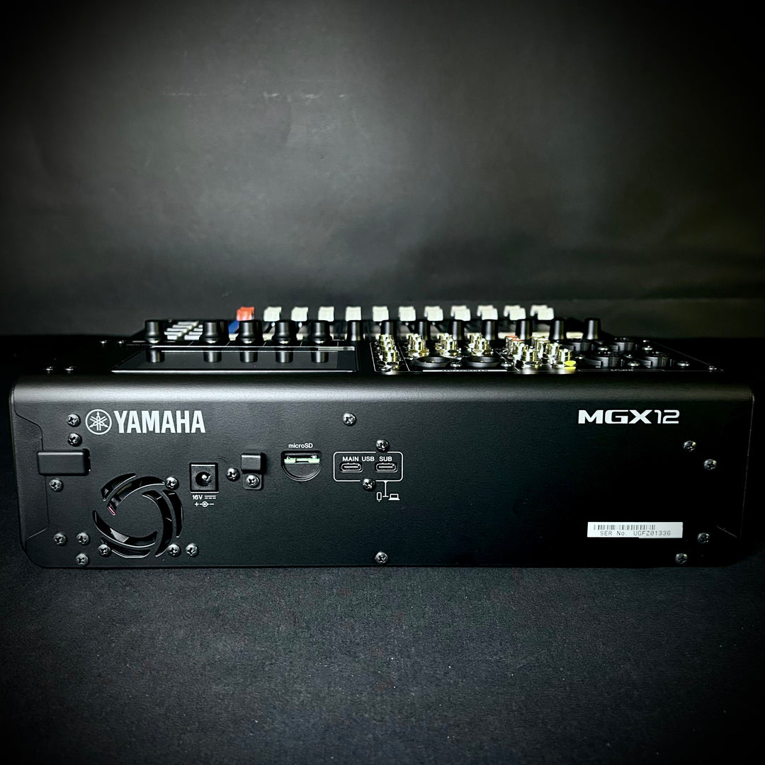 Yamaha MGX12 Digital Mixing Console