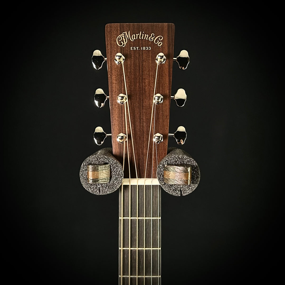 Martin D-18