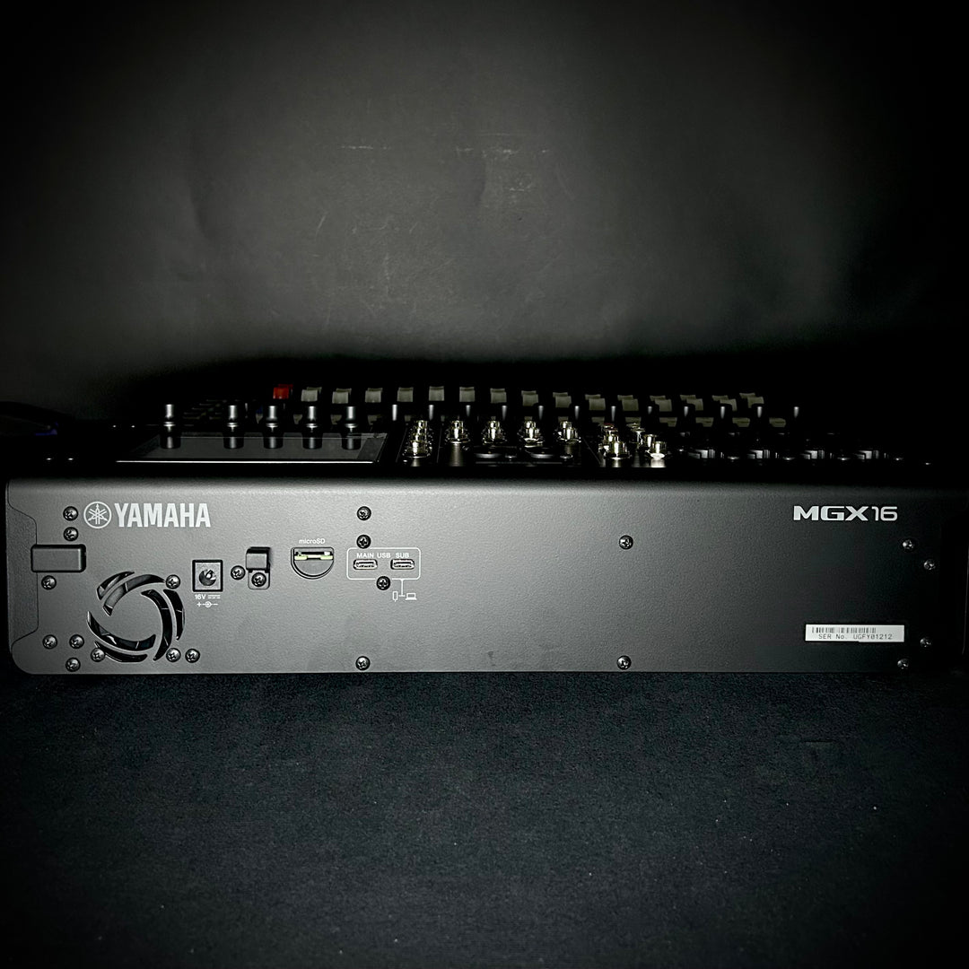 Yamaha MGX16 Digital Mixing Console
