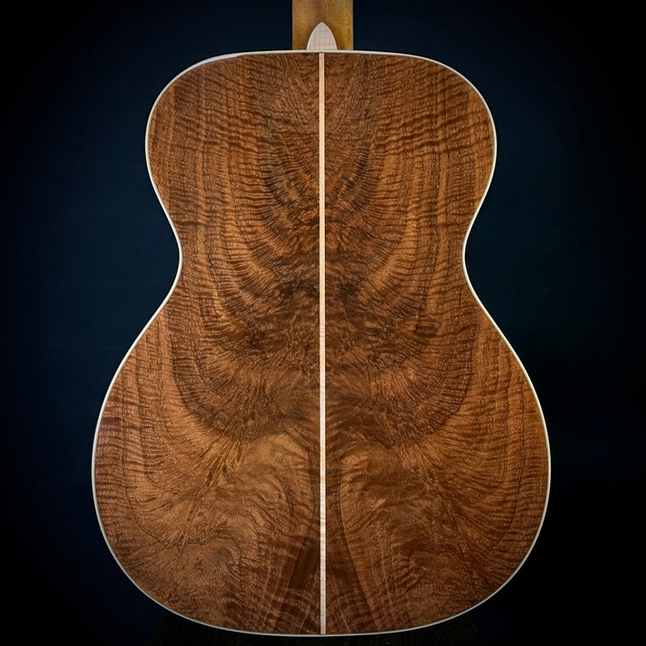 Martin Music Villa Custom Shop OM - Bastogne Walnut