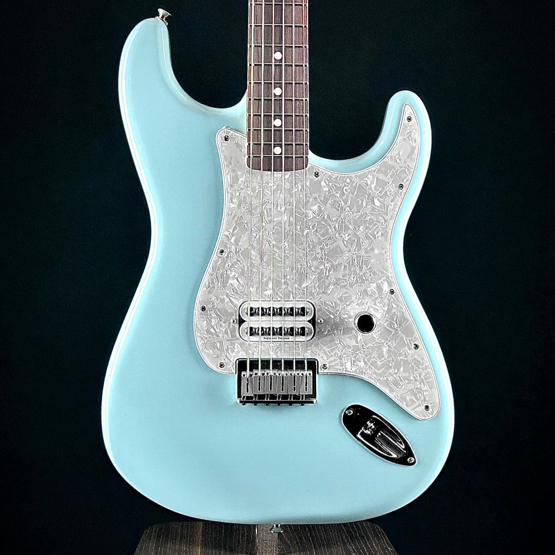 Fender Limited Edition Tom Delonge Stratocaster – Music Villa MT Fender Limited Edition Tom Delonge Stratocaster – Music Villa MT