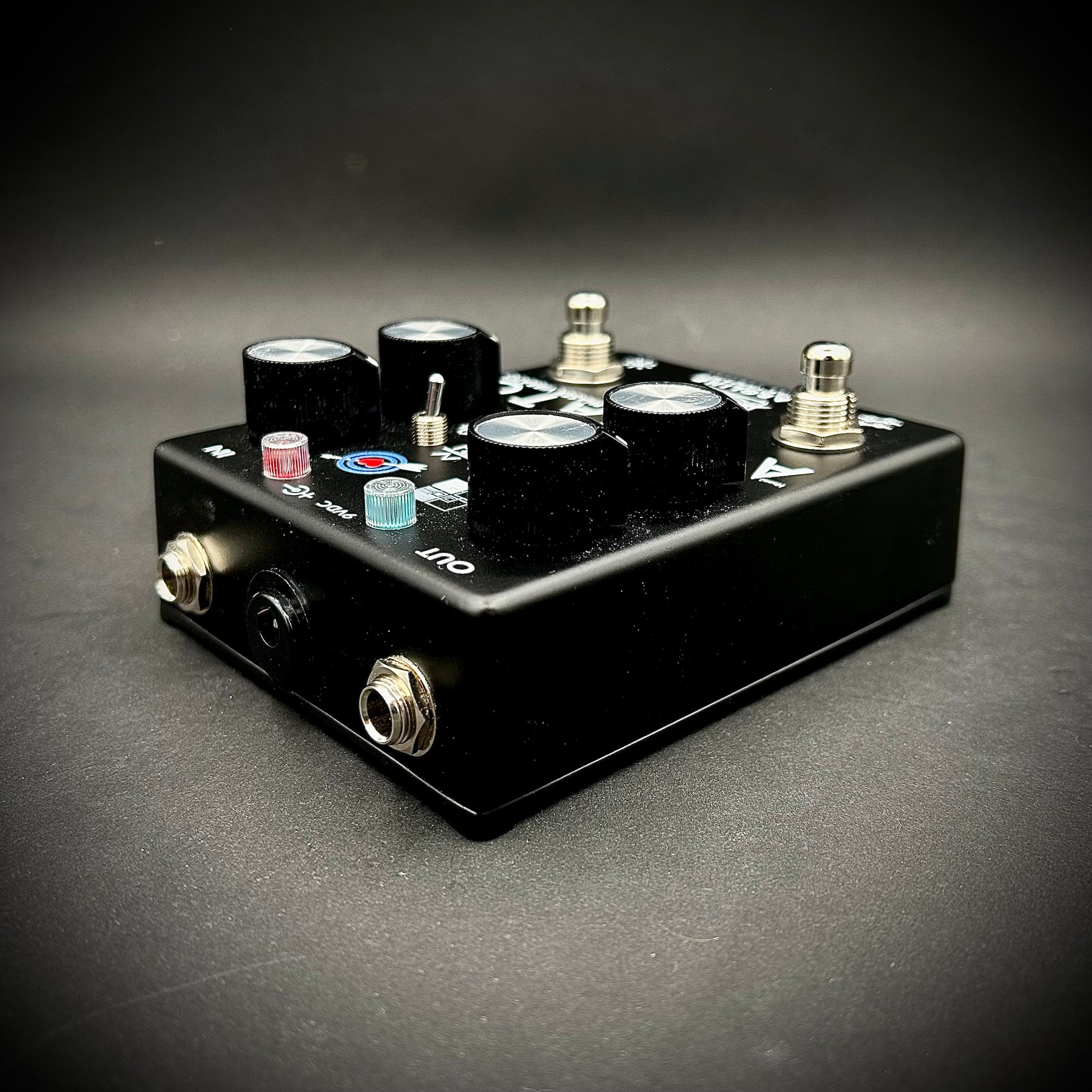 Caroline Guitar Company Arigato Phaser/Vibrato LTD Black Caroline Guitar Company Arigato Phaser/Vibrato LTD Black