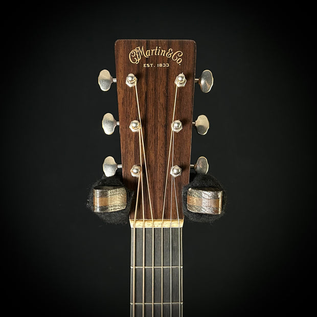 Martin Custom Shop D-28 Authentic Stage 1 Aged - Ambertone