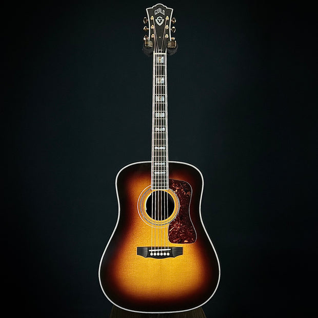 Guild D-55E Antique Burst