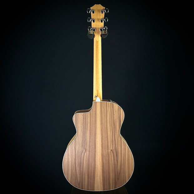 Taylor 214ce - Walnut