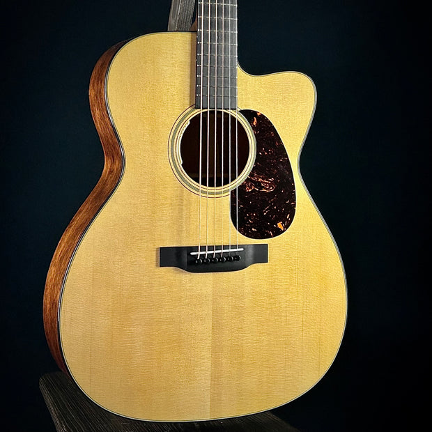 Martin online 000 cutaway