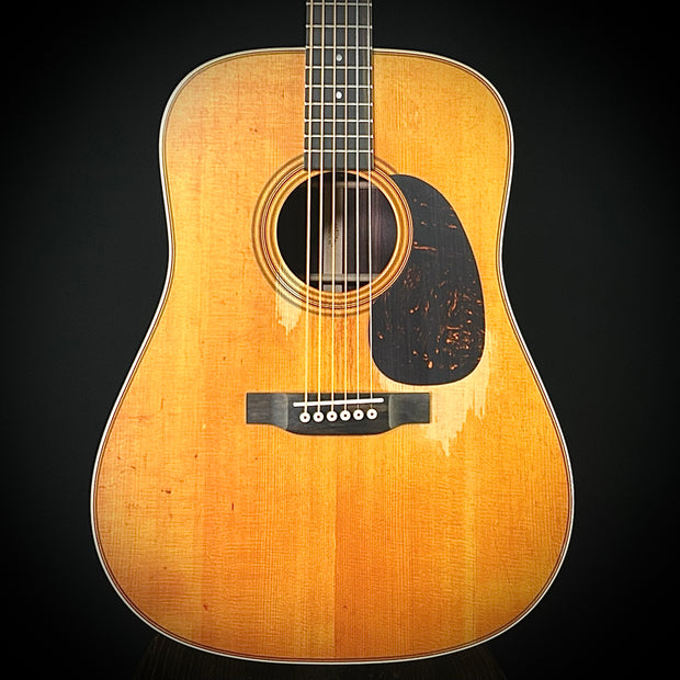 Martin D-28 - Street Legend