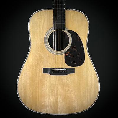 Martin Custom Shop 28 Style Dreadnought Adirondack Top - Rear Shifted