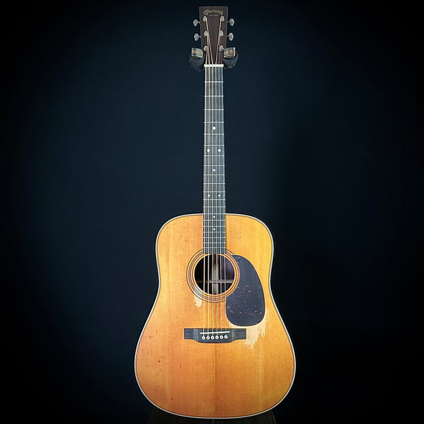 Martin D-28 - Street Legend