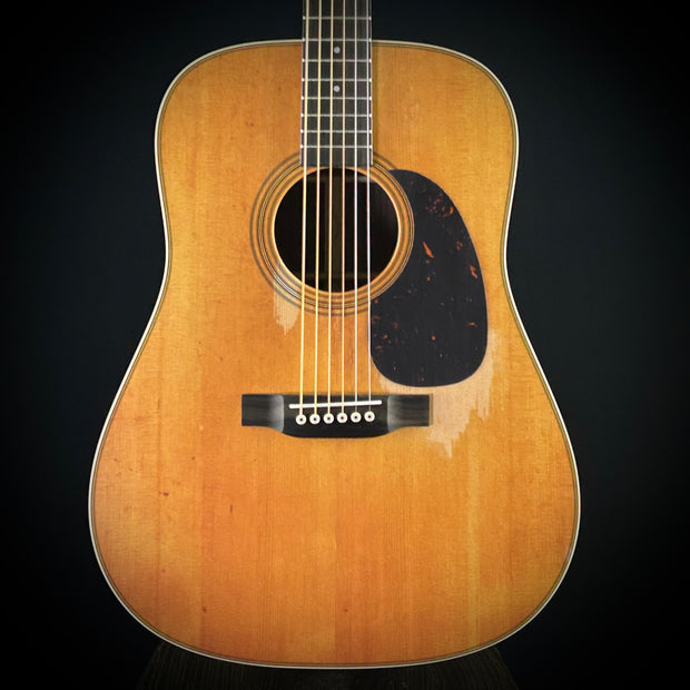 Martin D-28 - Street Legend