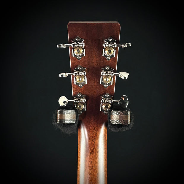 Martin D-18