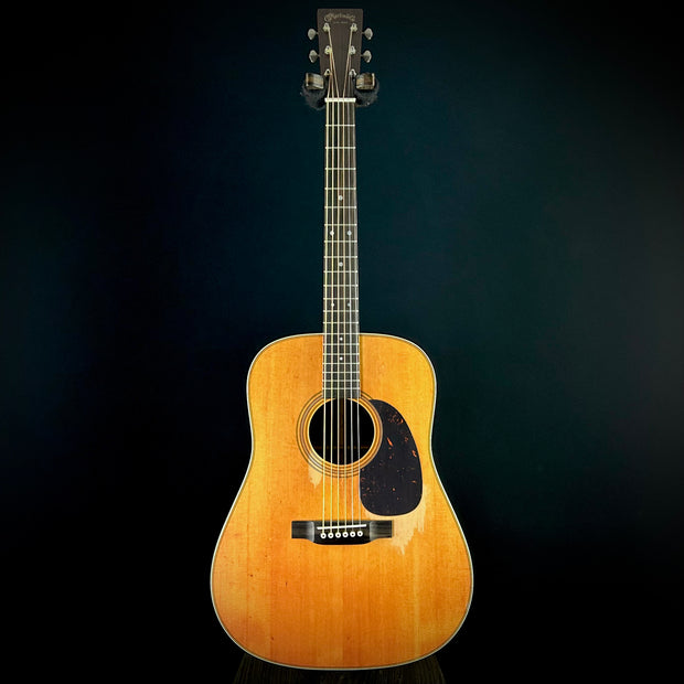 Martin D-28 - Street Legend