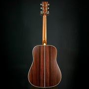 Martin D-28 - Street Legend