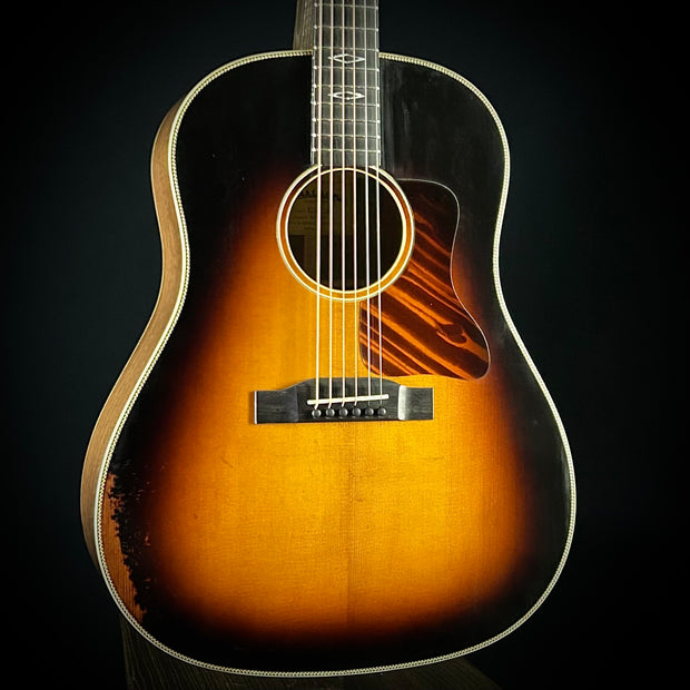 Eastman E-22SS/V Antiqued Varnish Finish - Adirondack/Walnut