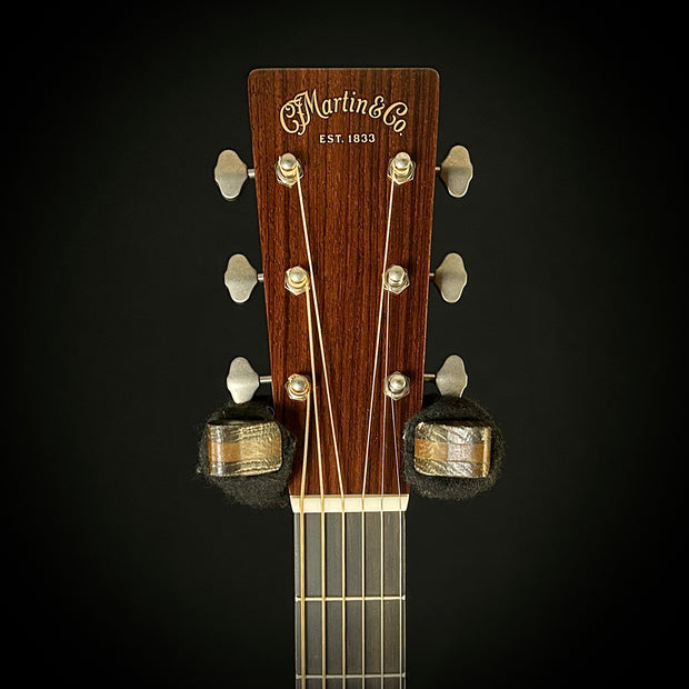 Martin D-28 - Street Legend