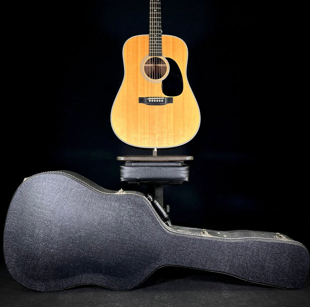 Martin 2015 D-28 (USED)