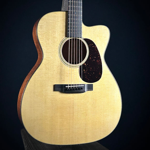 Martin Custom Shop 18 style, 0000 Short Scale - Cutaway