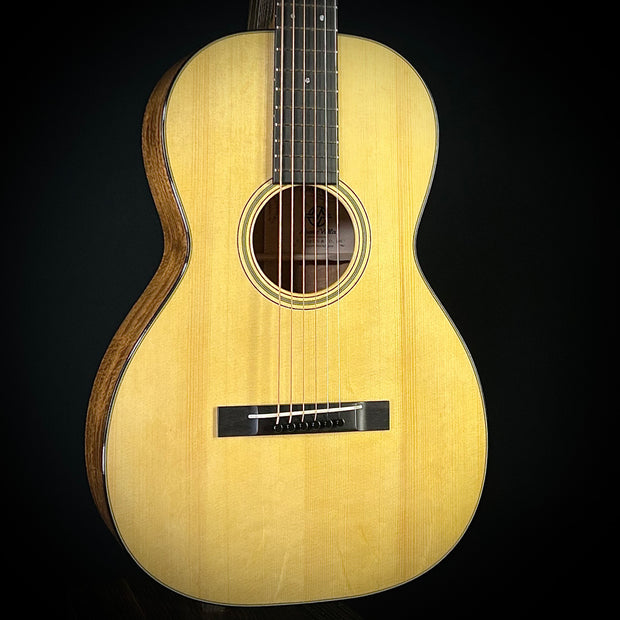 Martin CS 18 Style Single 0 Short Scale Scale - Beeswing Figured Mahogany