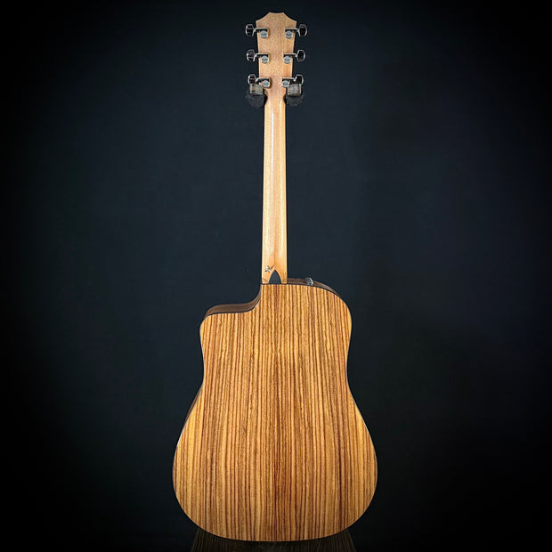 Taylor 210CE Plus