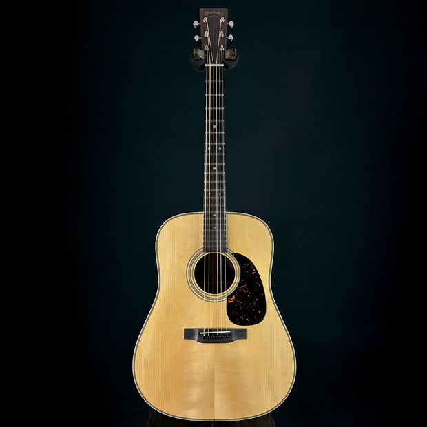 Martin Custom Shop 28 Style Dreadnought Adirondack Top - Rear Shifted