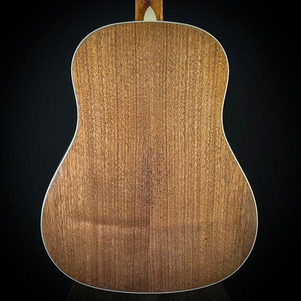 Eastman E-22SS/V Antiqued Varnish Finish - Adirondack/Walnut