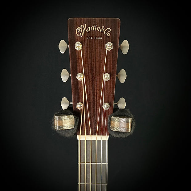 Martin D-28 - Street Legend