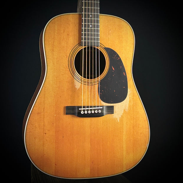 Martin D-28 - Street Legend