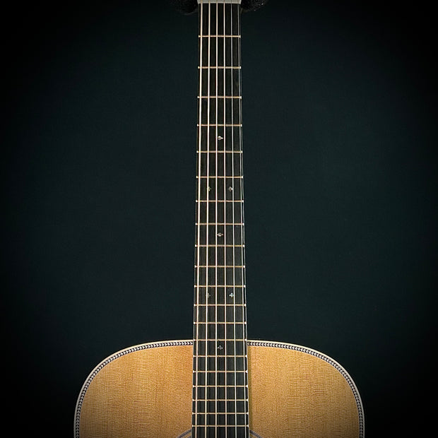 Martin D-28 Modern Deluxe