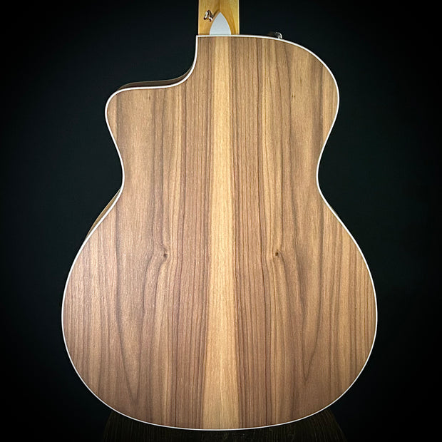 Taylor 214ce - Walnut